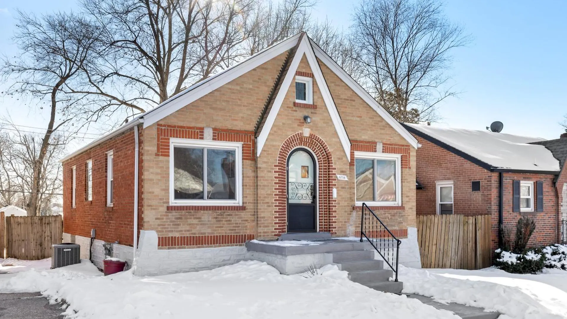 The Urban Nest - Your St. Louis City Retreat! 0*, Saint Louis