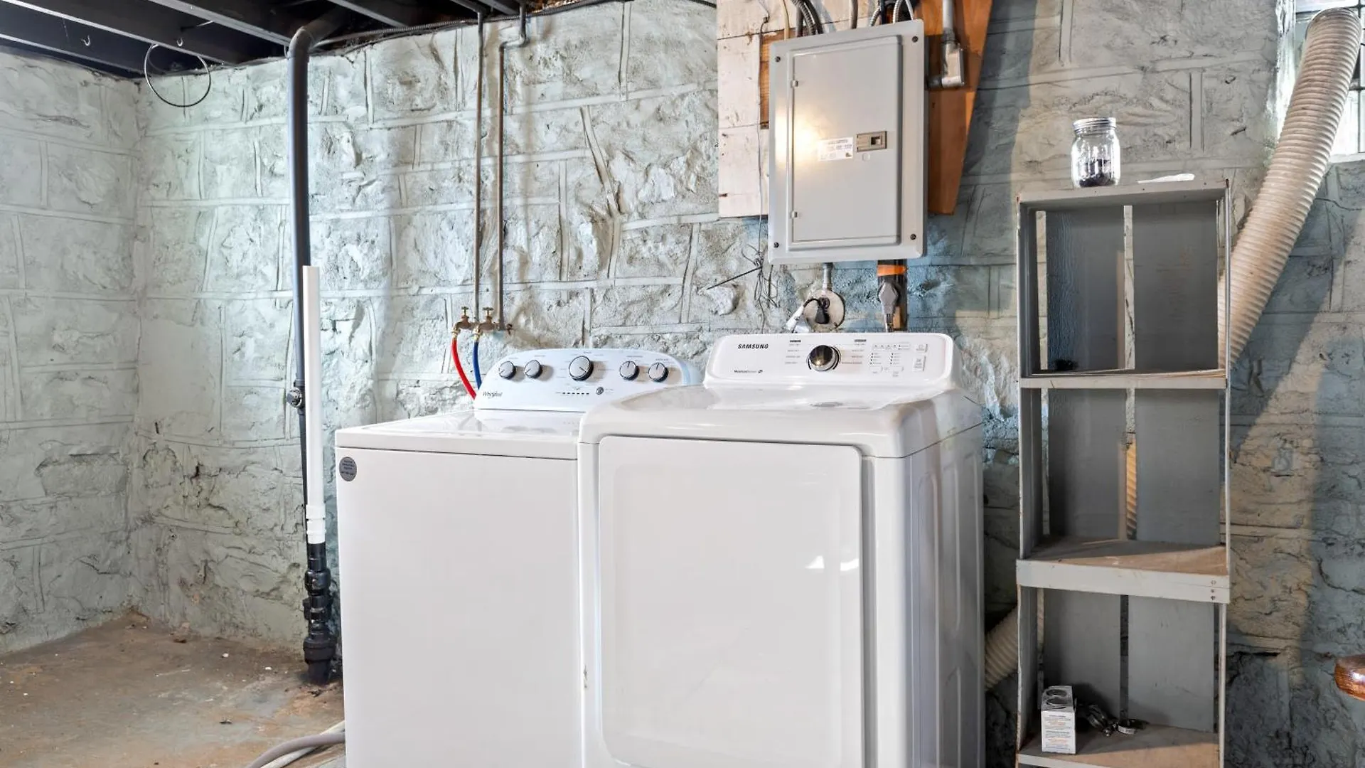 The Urban Nest - Your St. Louis City Retreat!