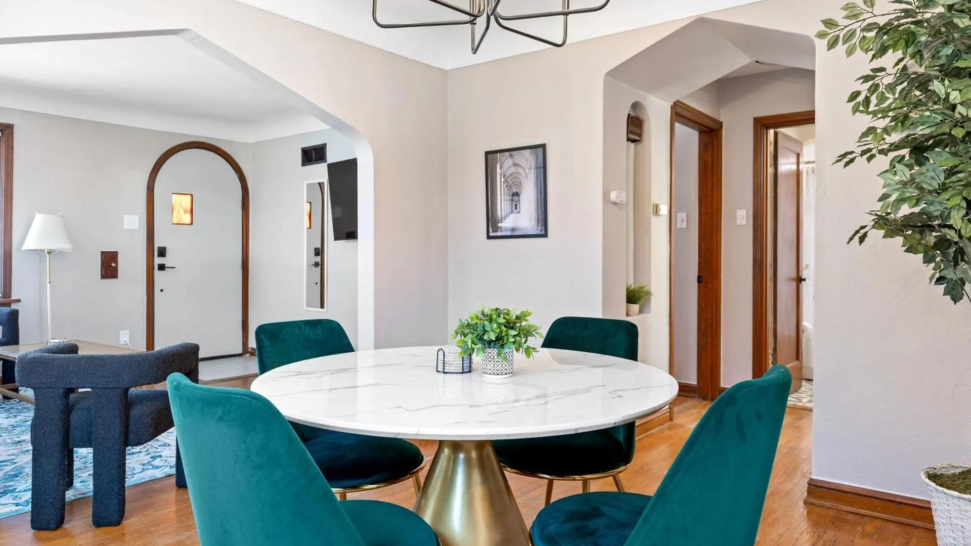 The Urban Nest - Your St. Louis City Retreat!